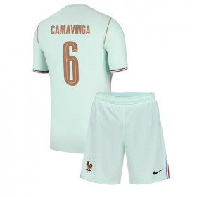 Frankrike Eduardo Camavinga #6 Borte skjorte til barn VM 2026 Kortermet (+ korte bukser)